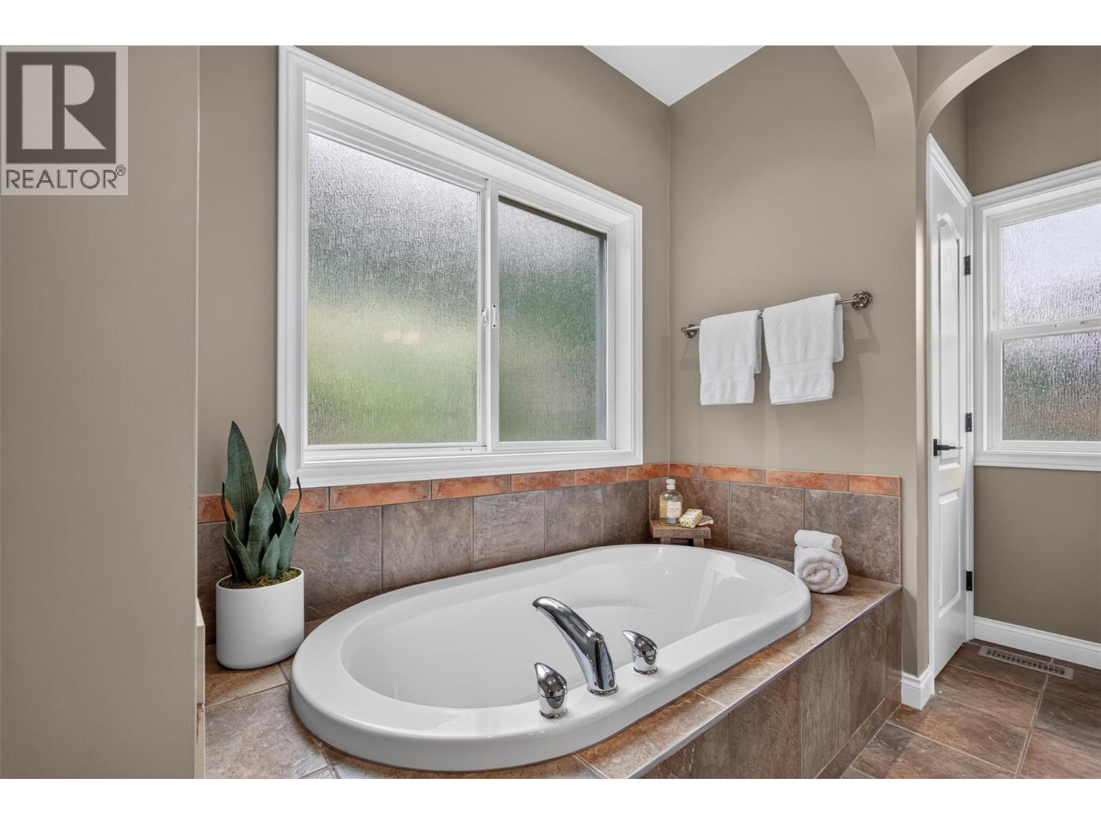 1274 Lakeview Cove Place - Image 19