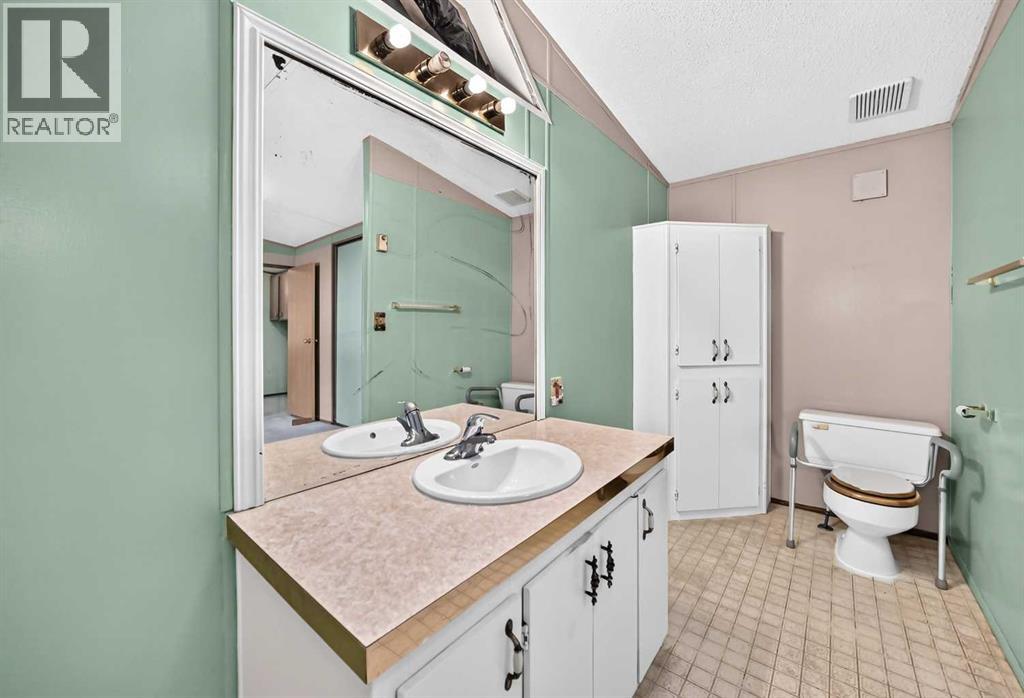 3218 Burroughs Manor NE - 23