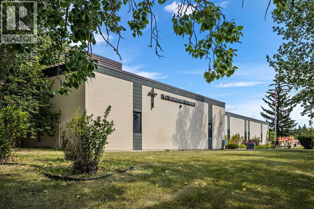 6451 70 Street NW - 44