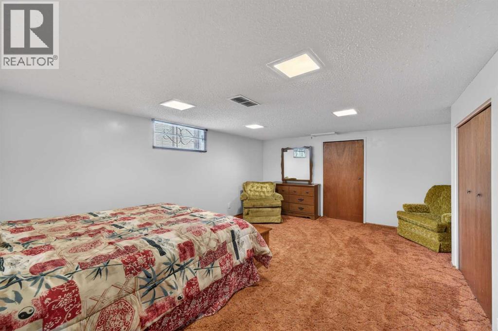 6451 70 Street NW - 28