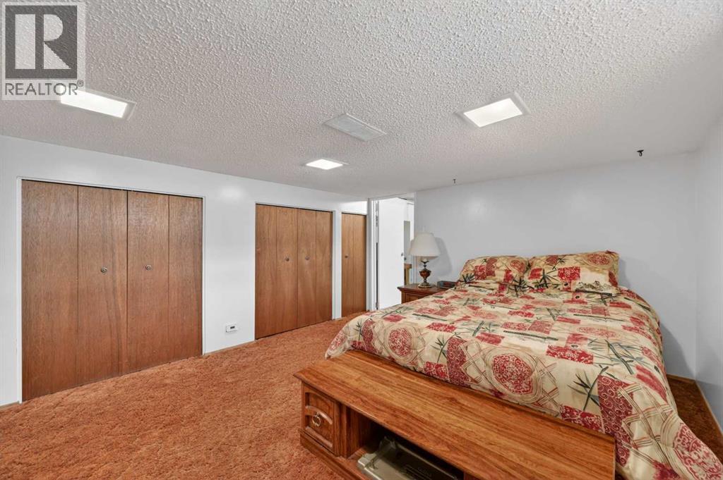 6451 70 Street NW - 29