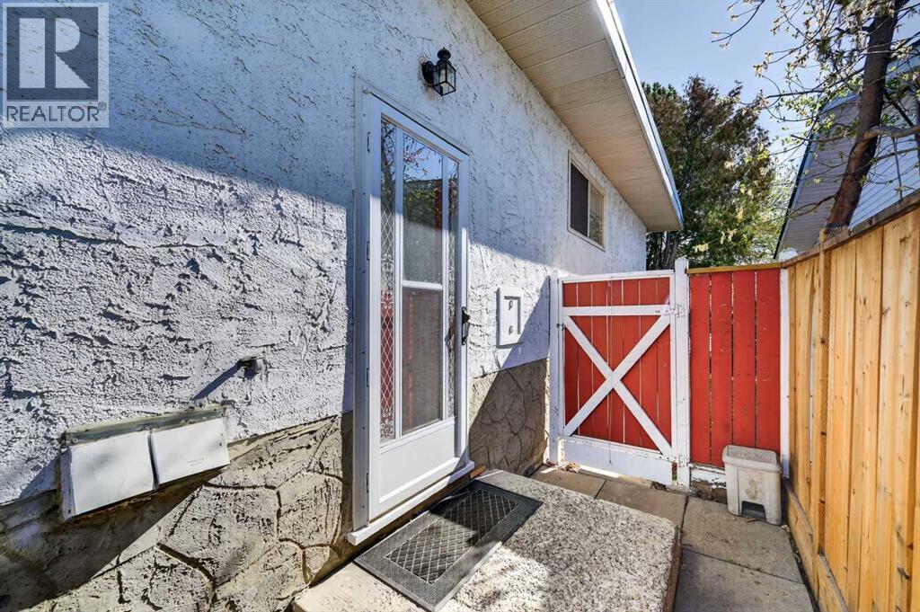 6451 70 Street NW - 36