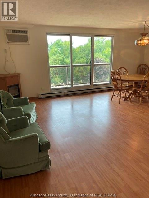 #E422 9099 RIVERSIDE DRIVE East - 18