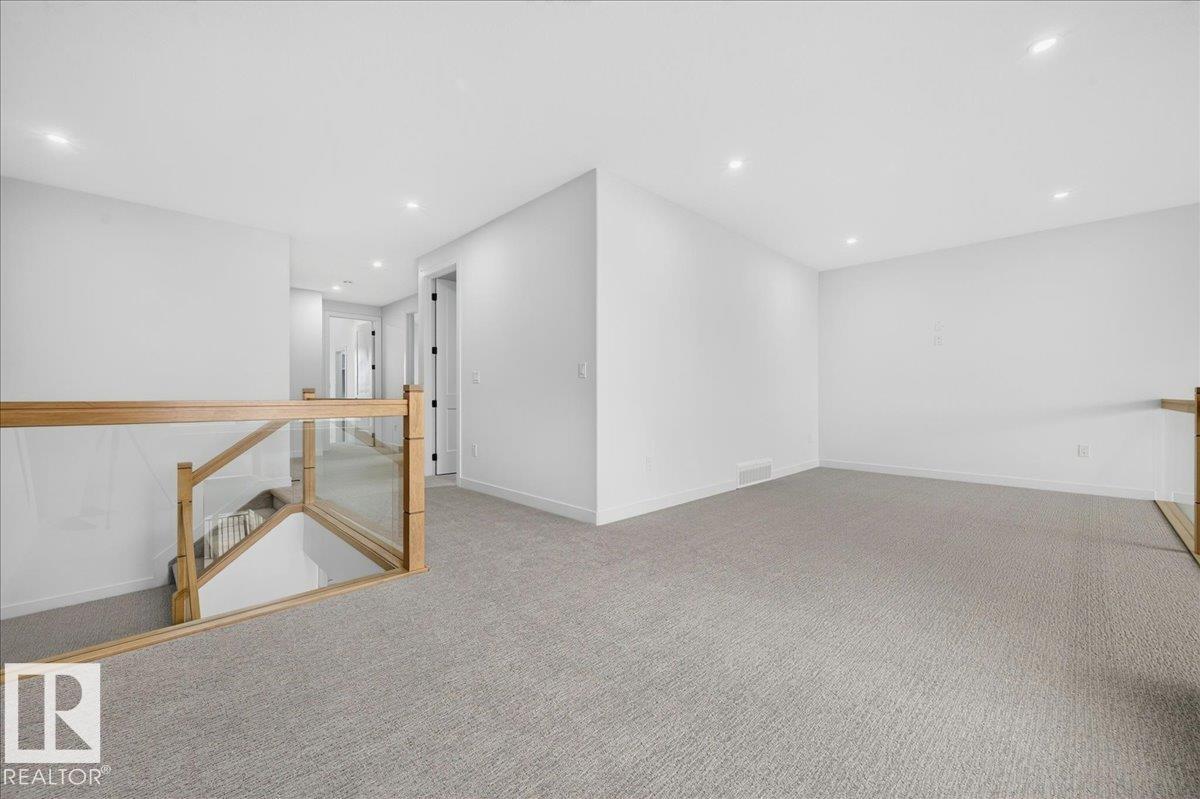 403 172 AV NW NW - 33