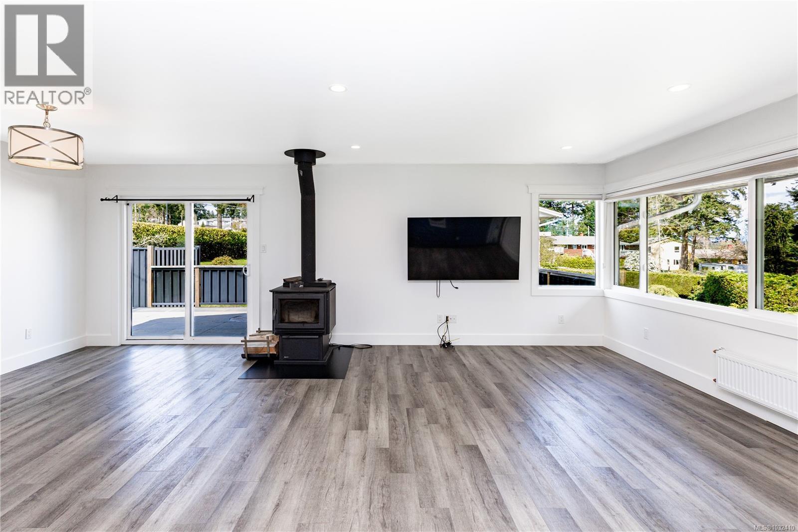 146 Coronation Cres - 18