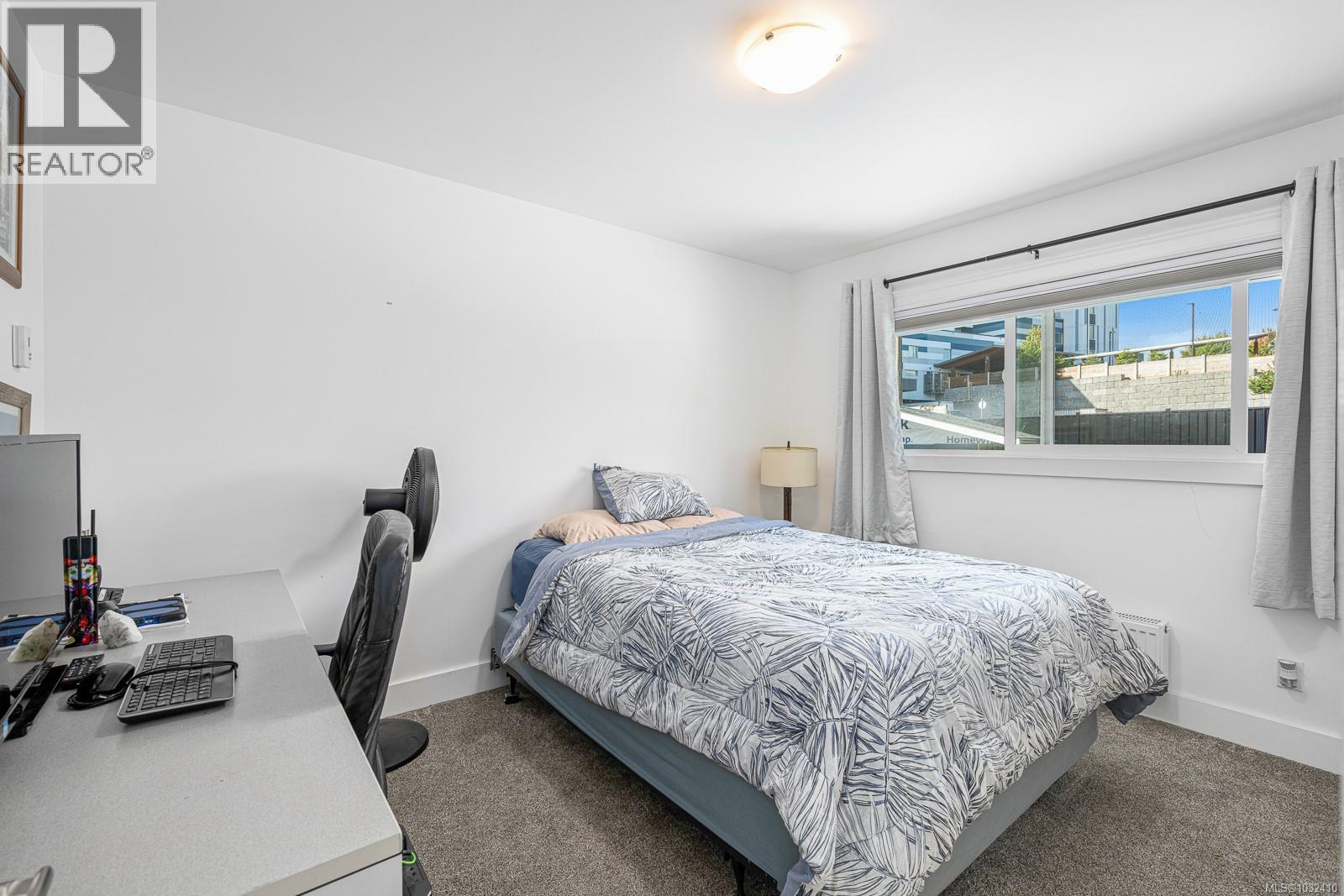 146 Coronation Cres - 33