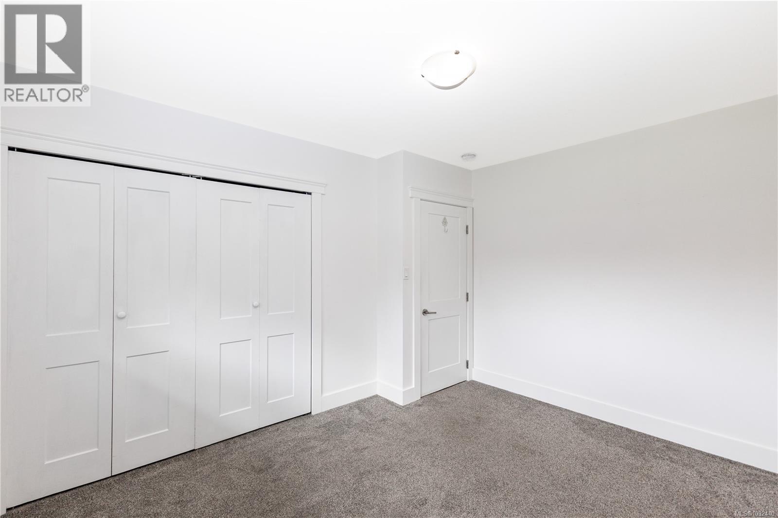146 Coronation Cres - 35