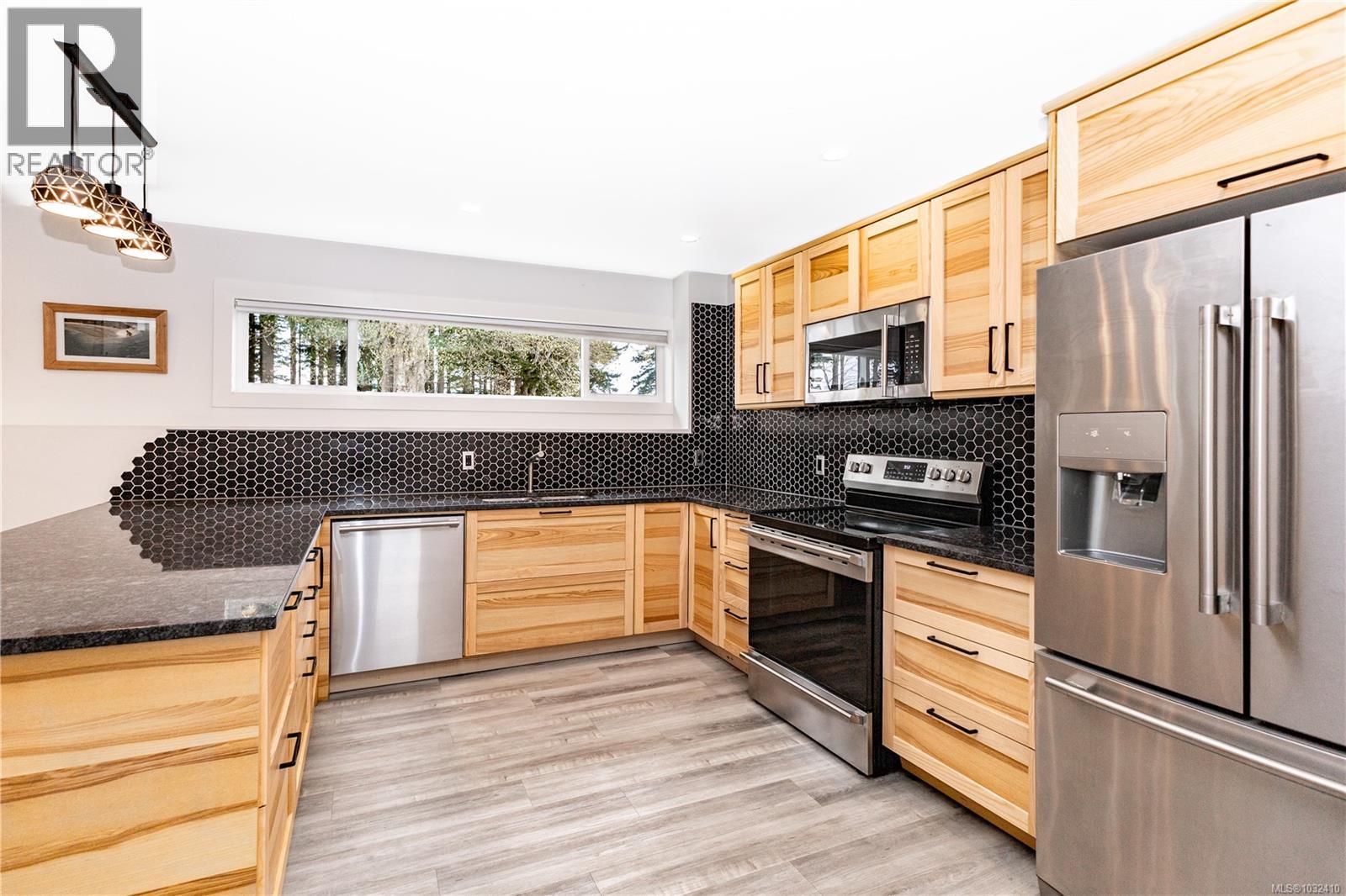 146 Coronation Cres - 40