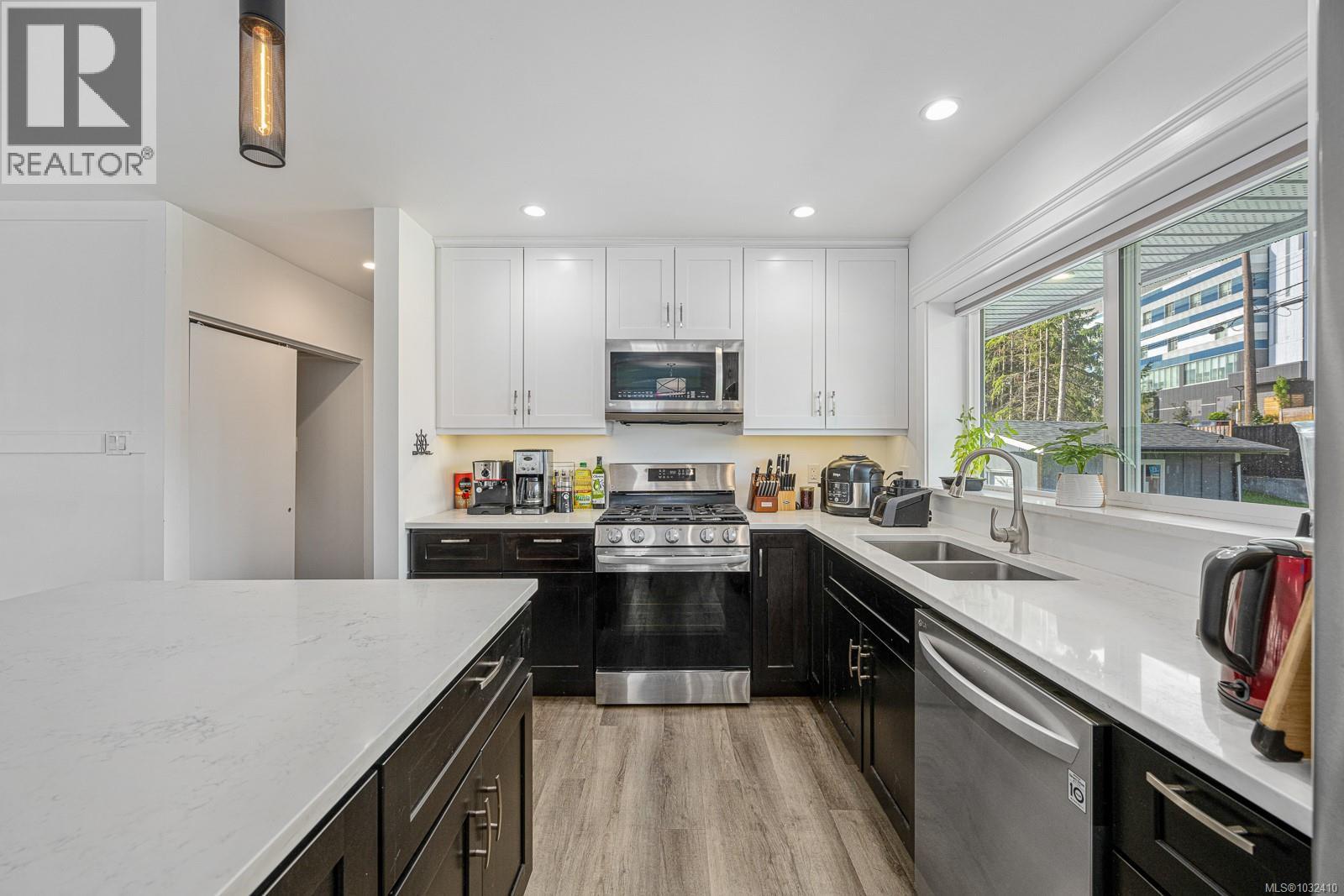 146 Coronation Cres - 76