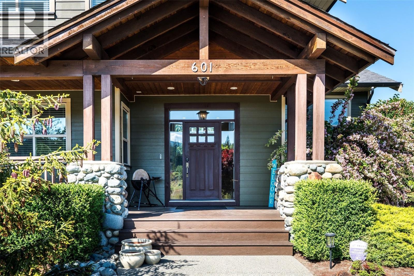601 Sentinel Dr - 1