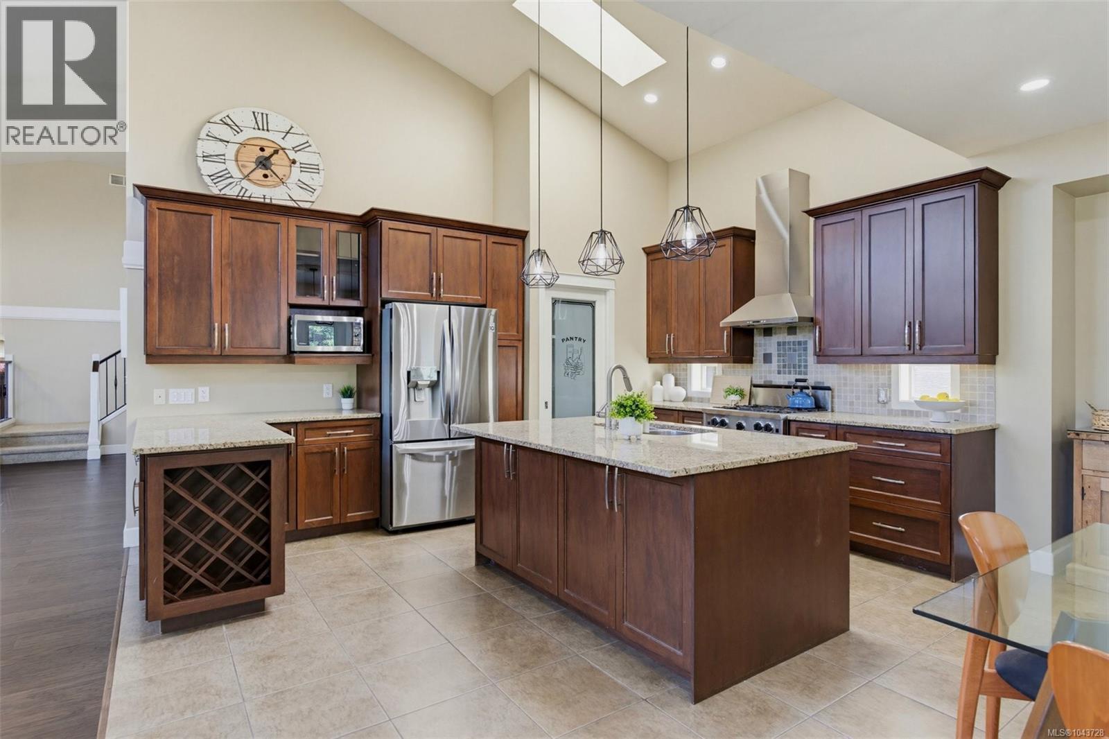 601 Sentinel Dr - 14