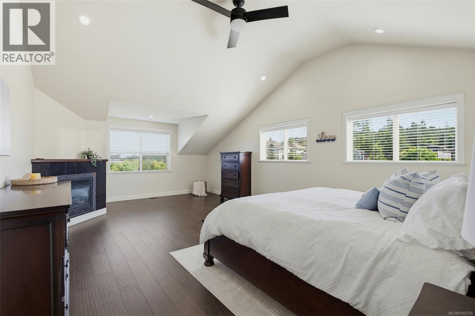 601 Sentinel Dr - 24