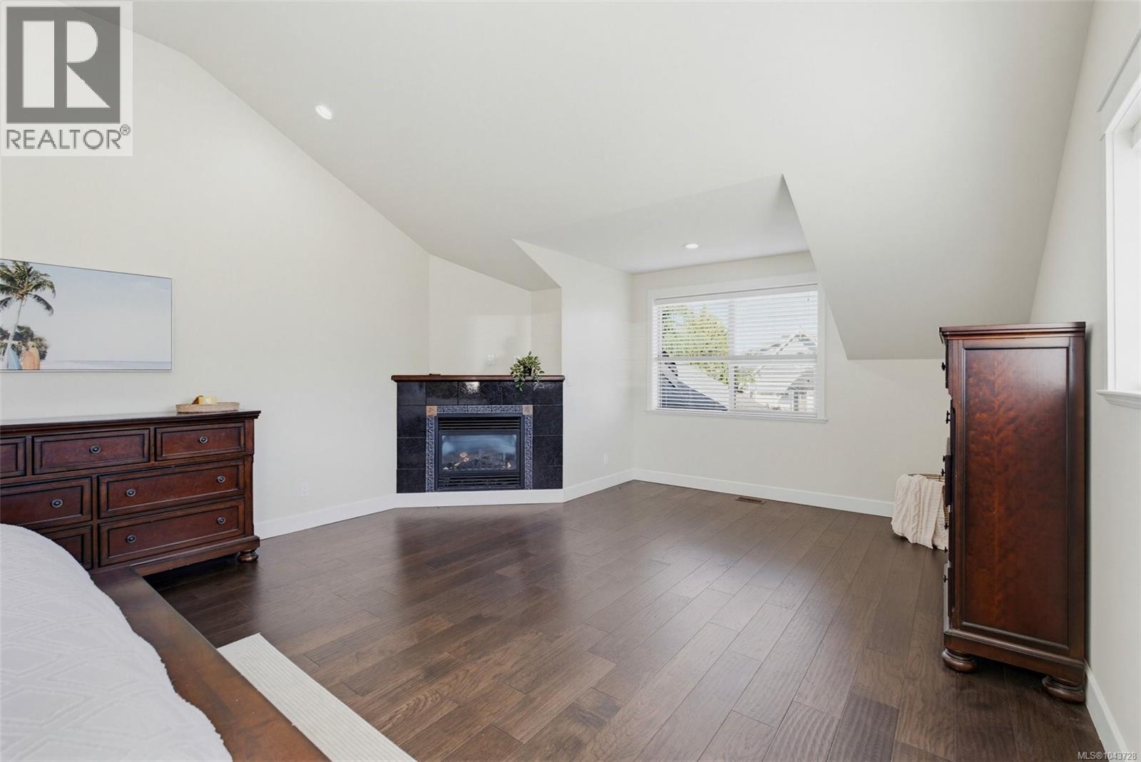 601 Sentinel Dr - 26