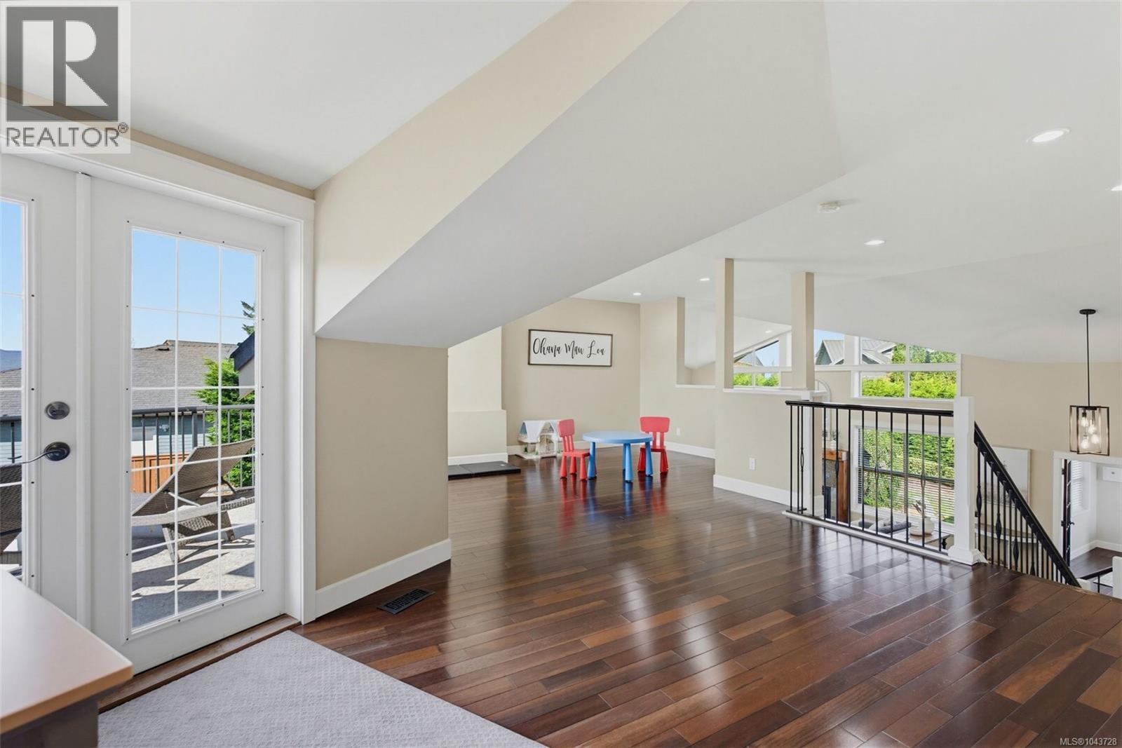 601 Sentinel Dr - 27