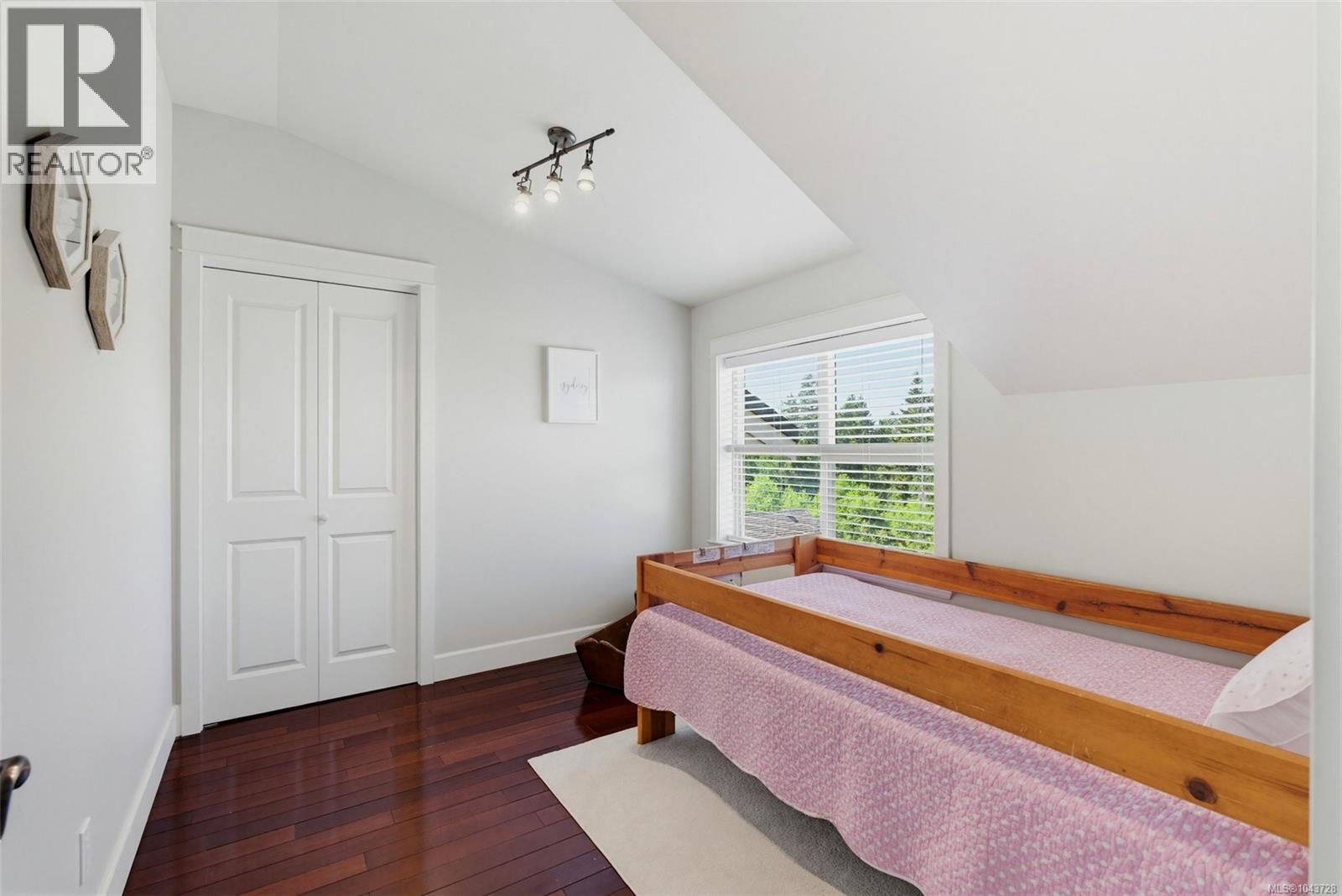 601 Sentinel Dr - 30