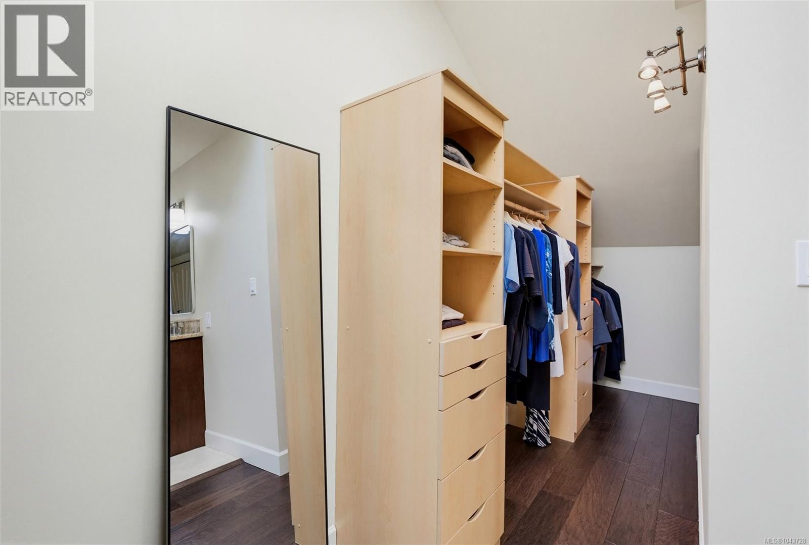 601 Sentinel Dr - 36