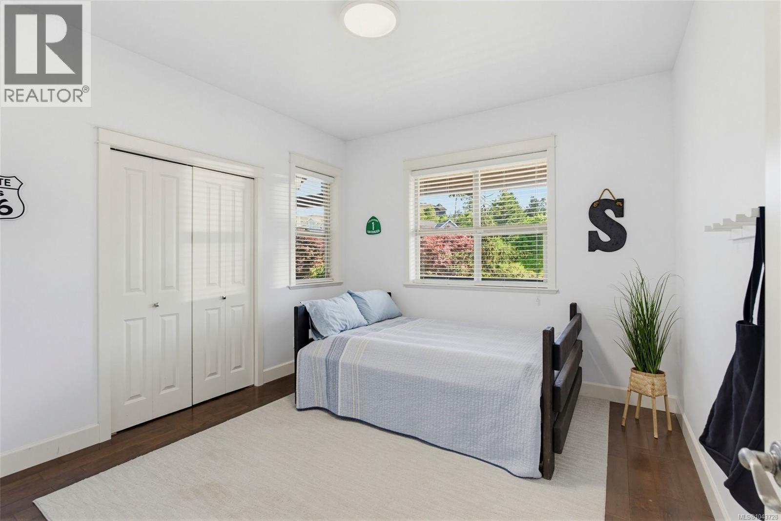 601 Sentinel Dr - 37