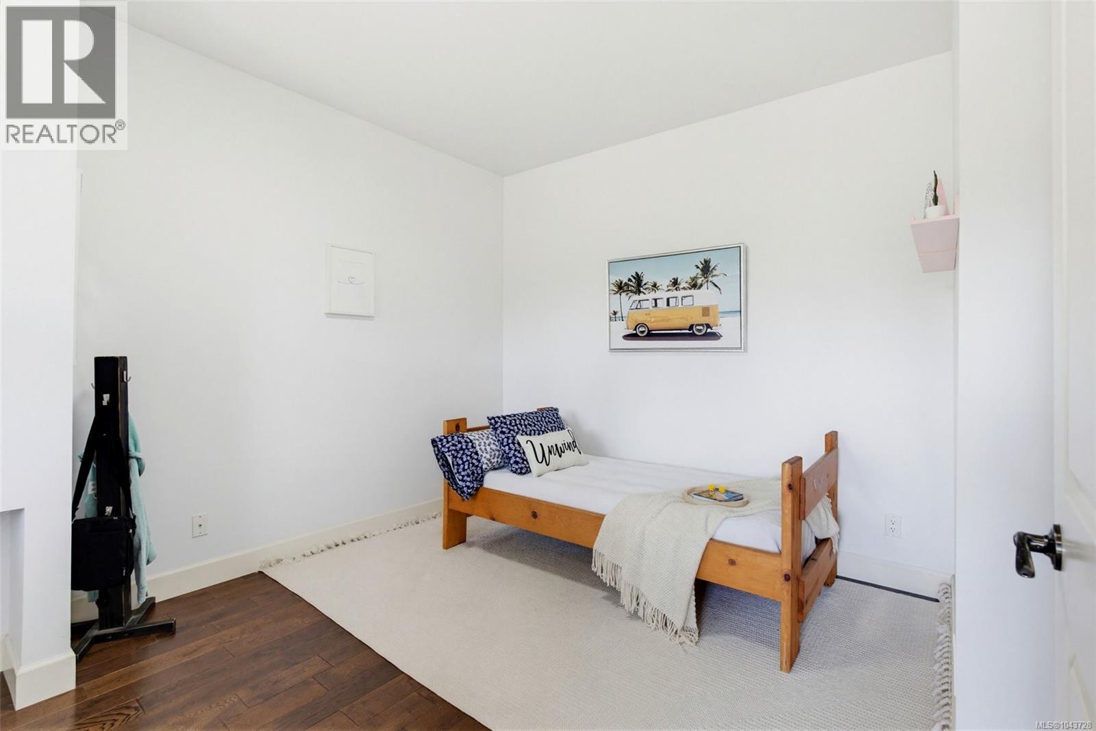 601 Sentinel Dr - 39