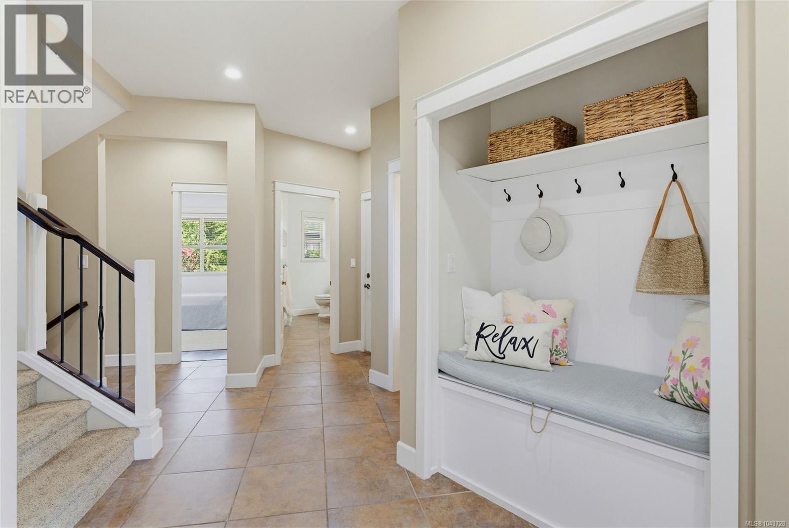 601 Sentinel Dr - 41