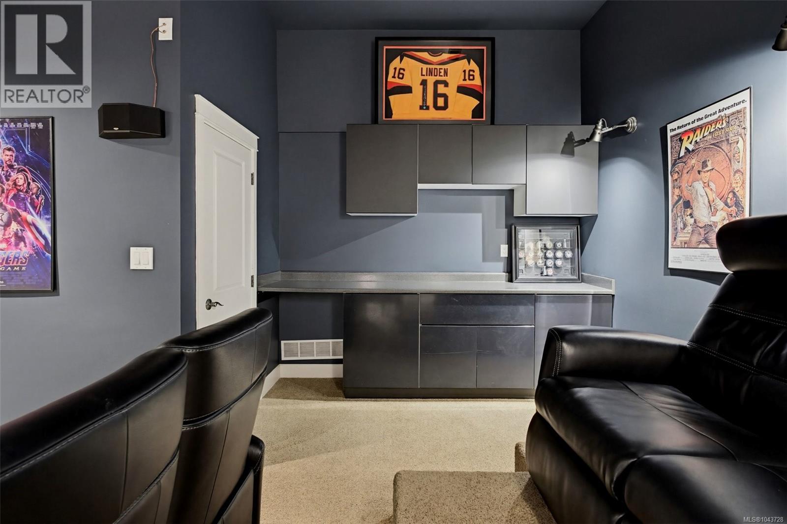 601 Sentinel Dr - 45