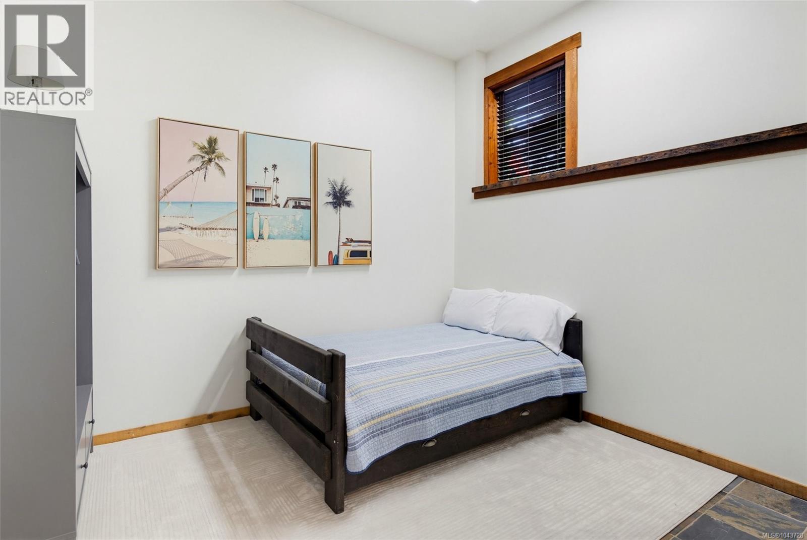 601 Sentinel Dr - 48