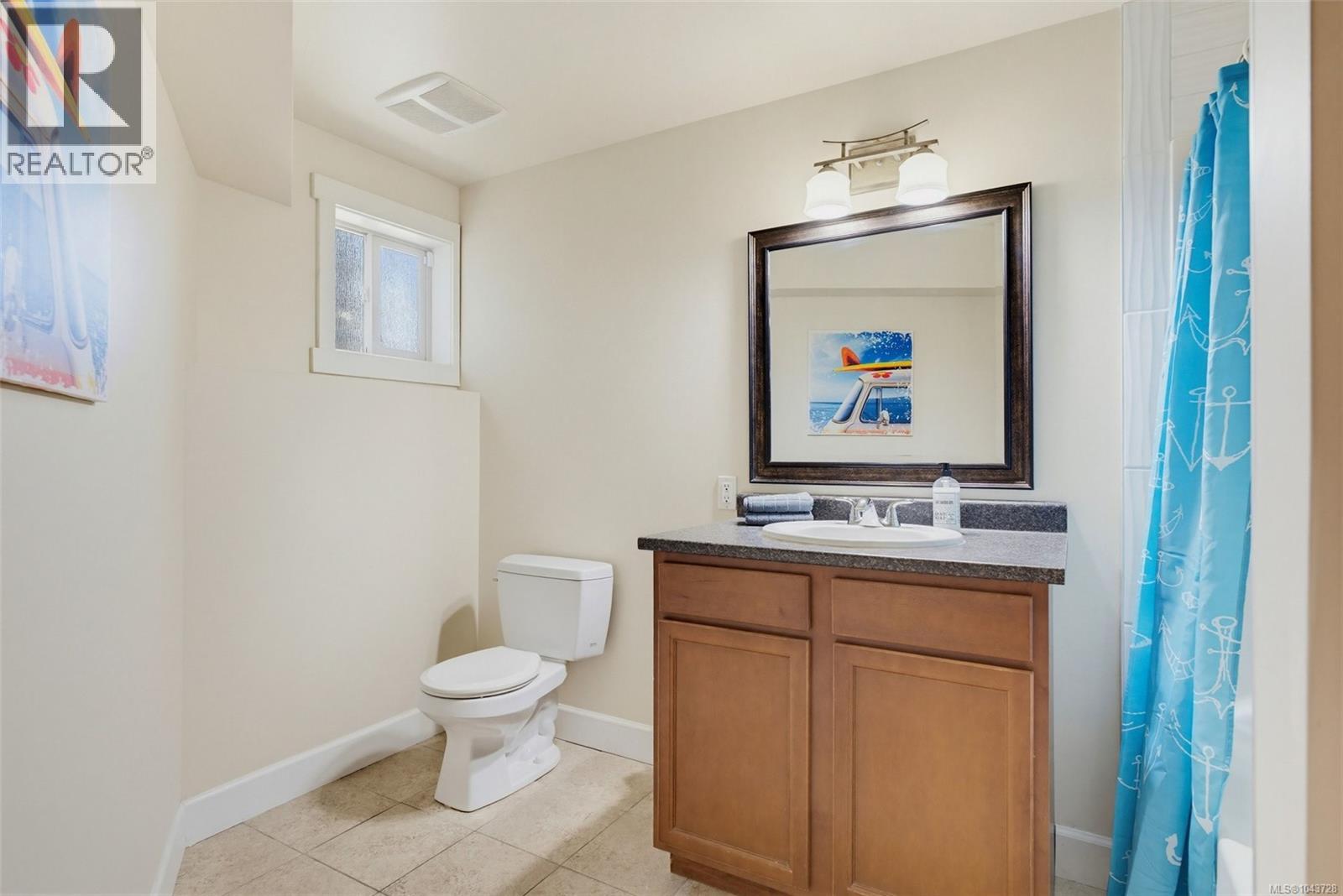 601 Sentinel Dr - 52