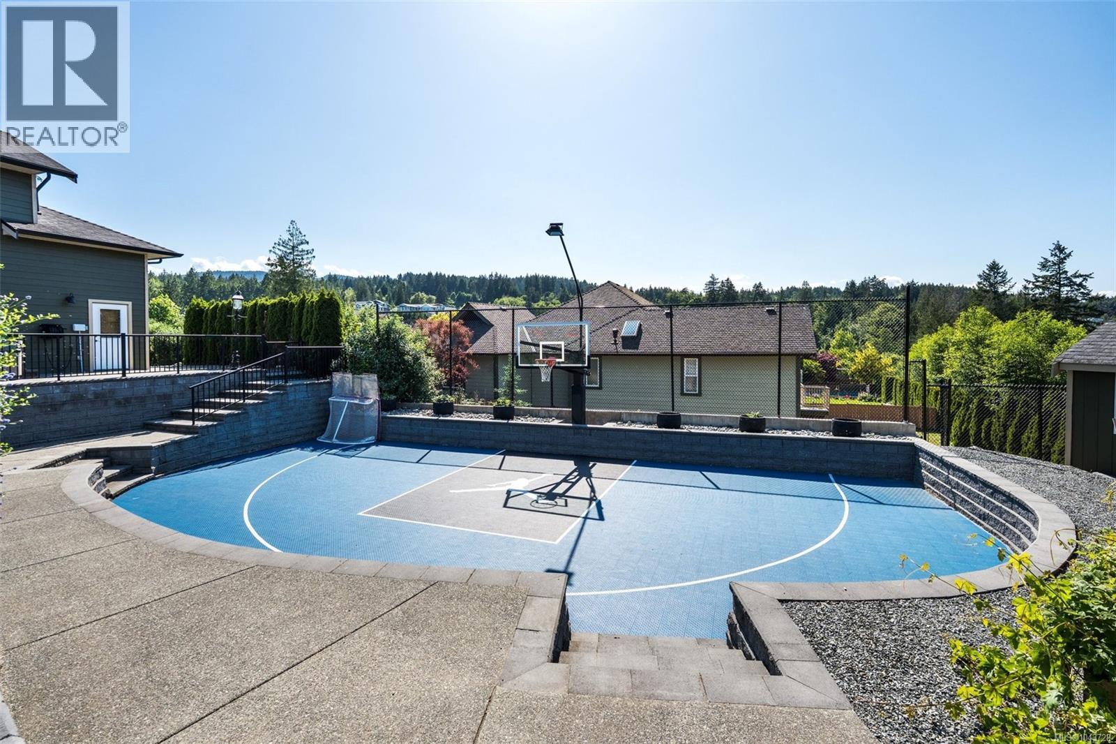 601 Sentinel Dr - 58