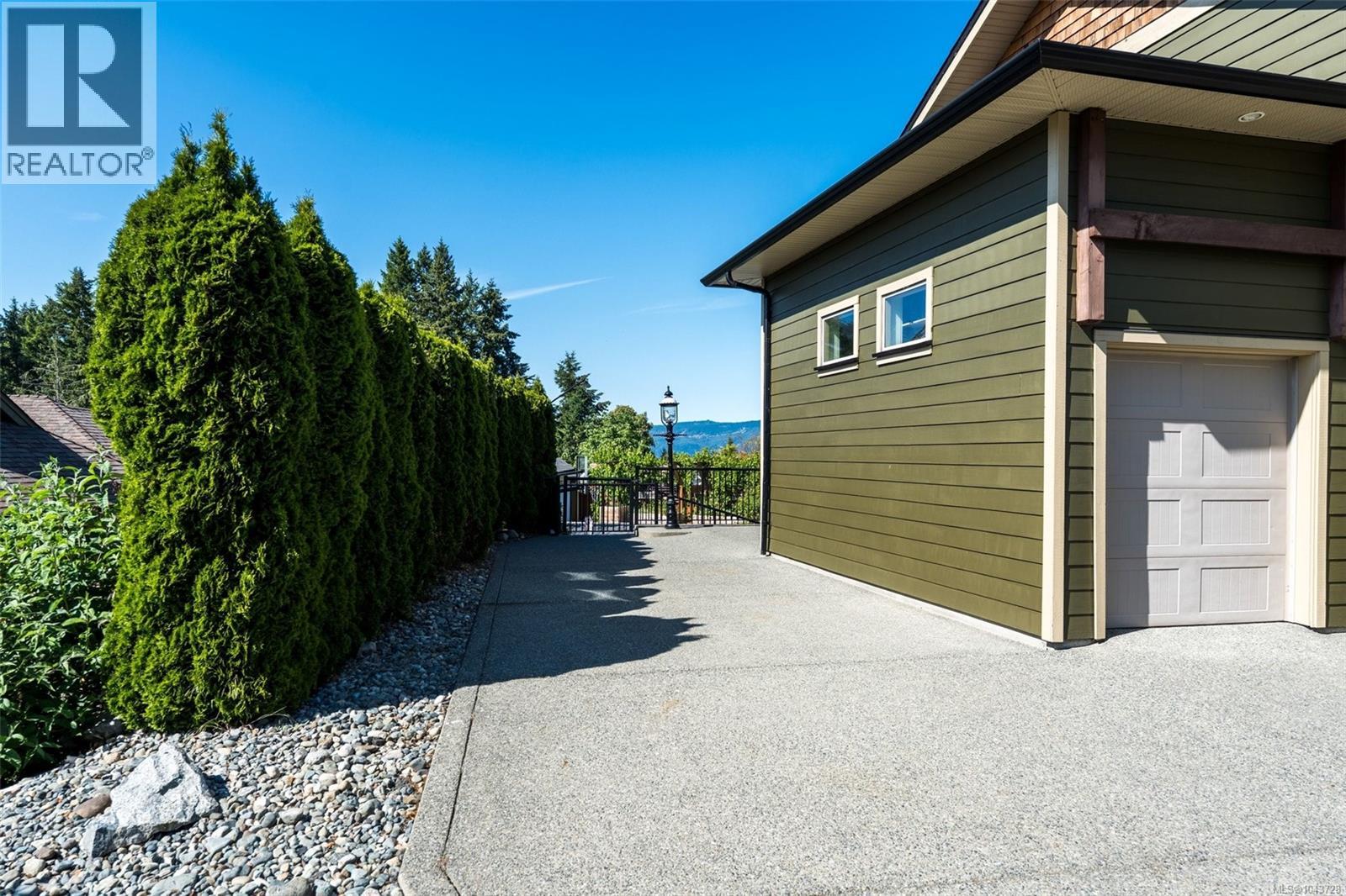601 Sentinel Dr - 65