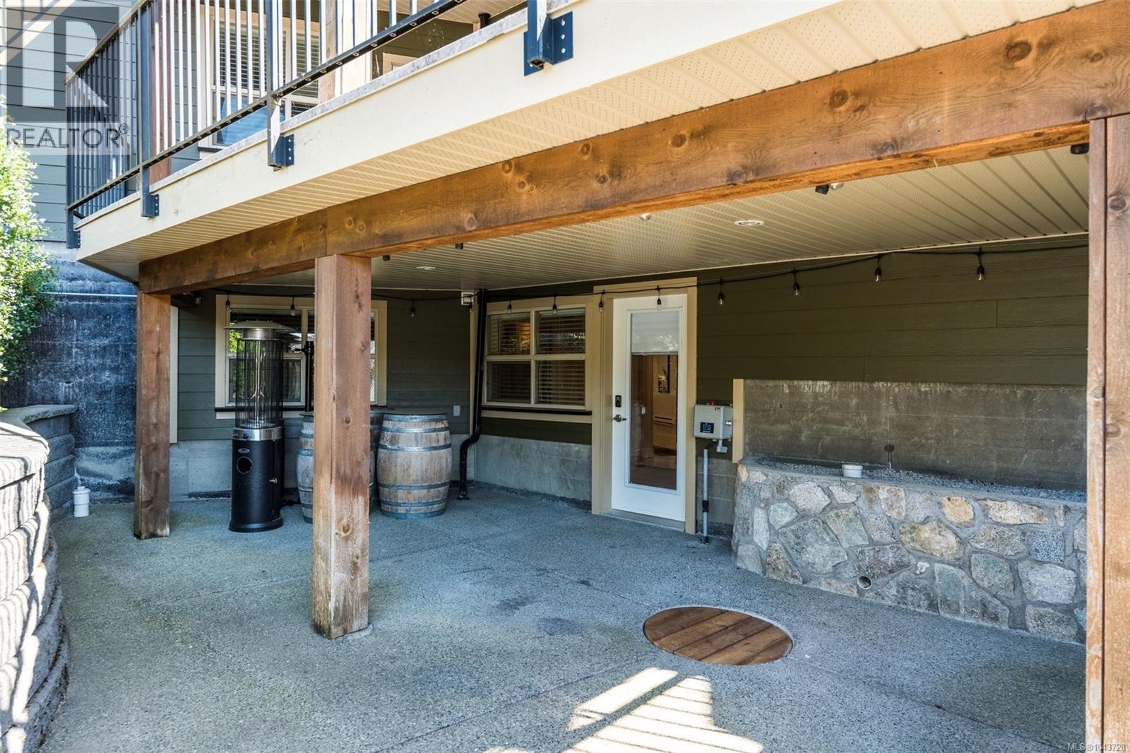 601 Sentinel Dr - 66