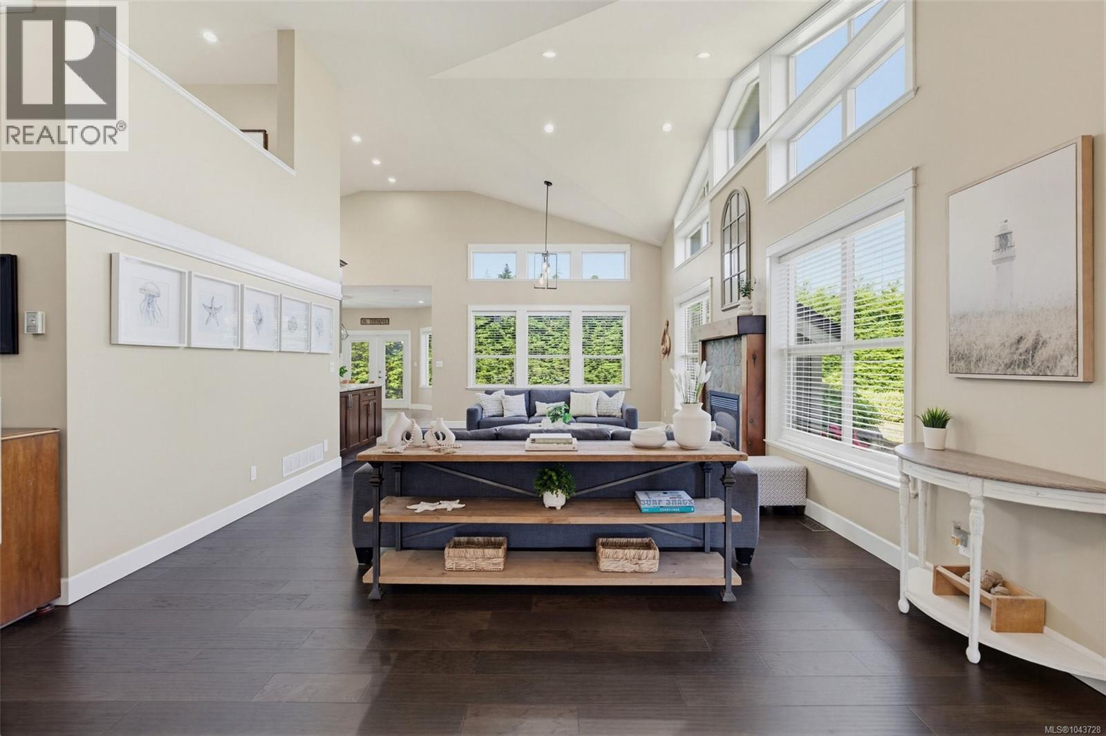 601 Sentinel Dr - 8