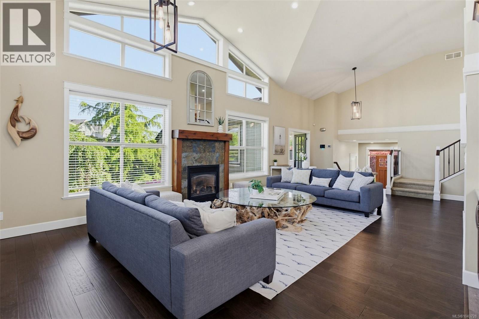 601 Sentinel Dr - 9