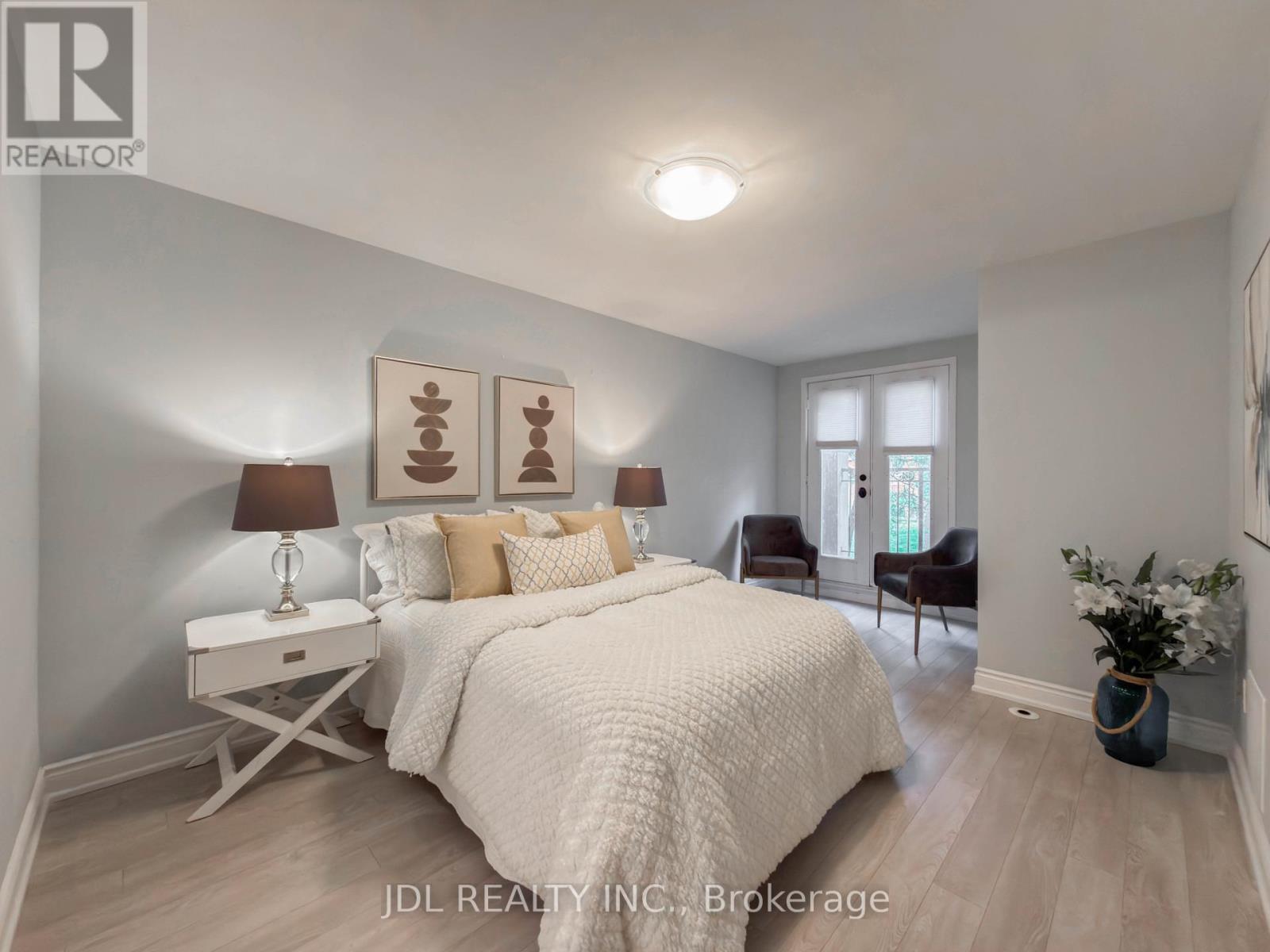 #C17 108 FINCH AVENUE W - 24