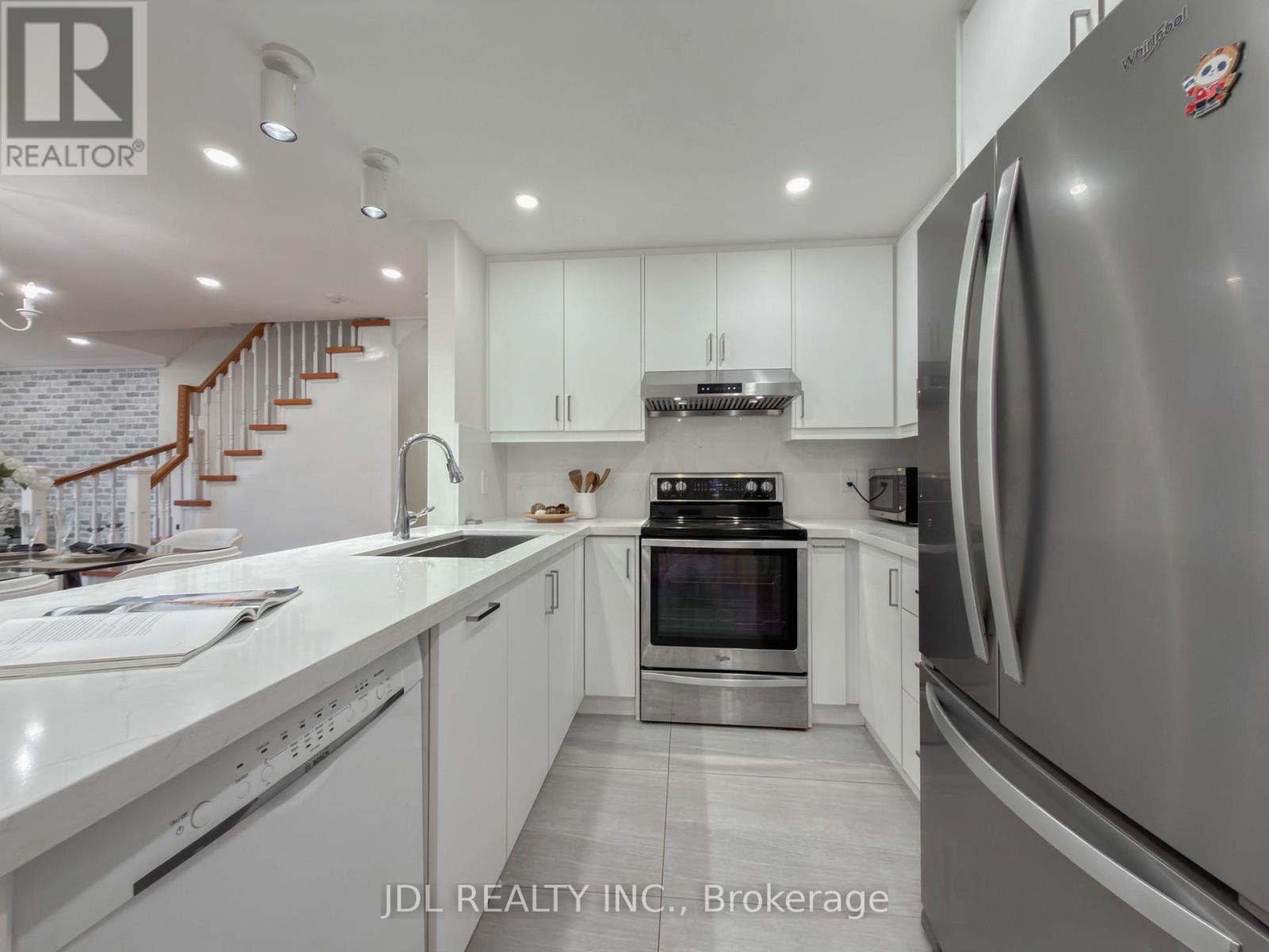 #C17 108 FINCH AVENUE W - 9