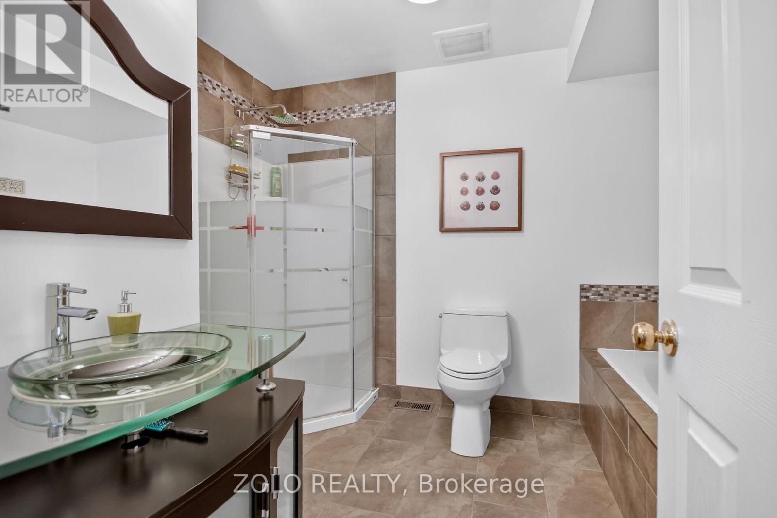 38 CENTRAL PARK DRIVE - 32