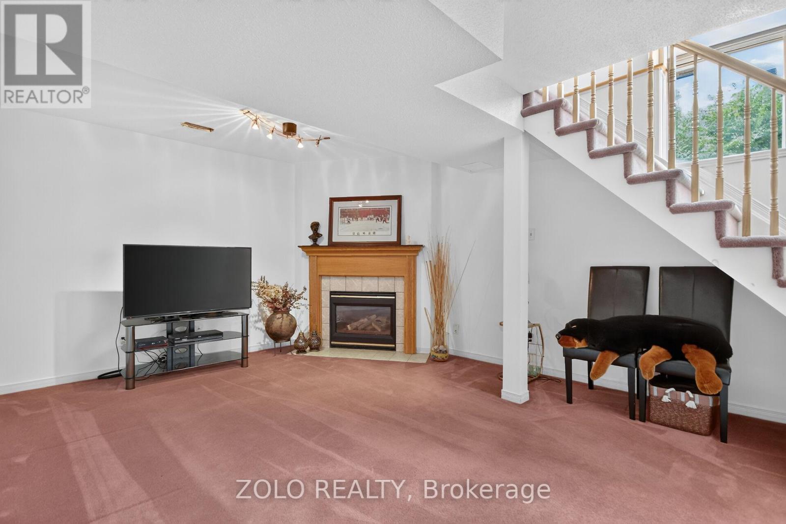 38 CENTRAL PARK DRIVE - 35