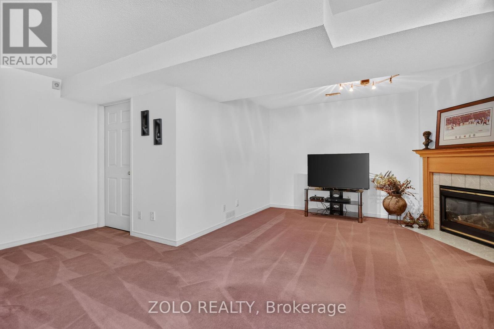 38 CENTRAL PARK DRIVE - 37