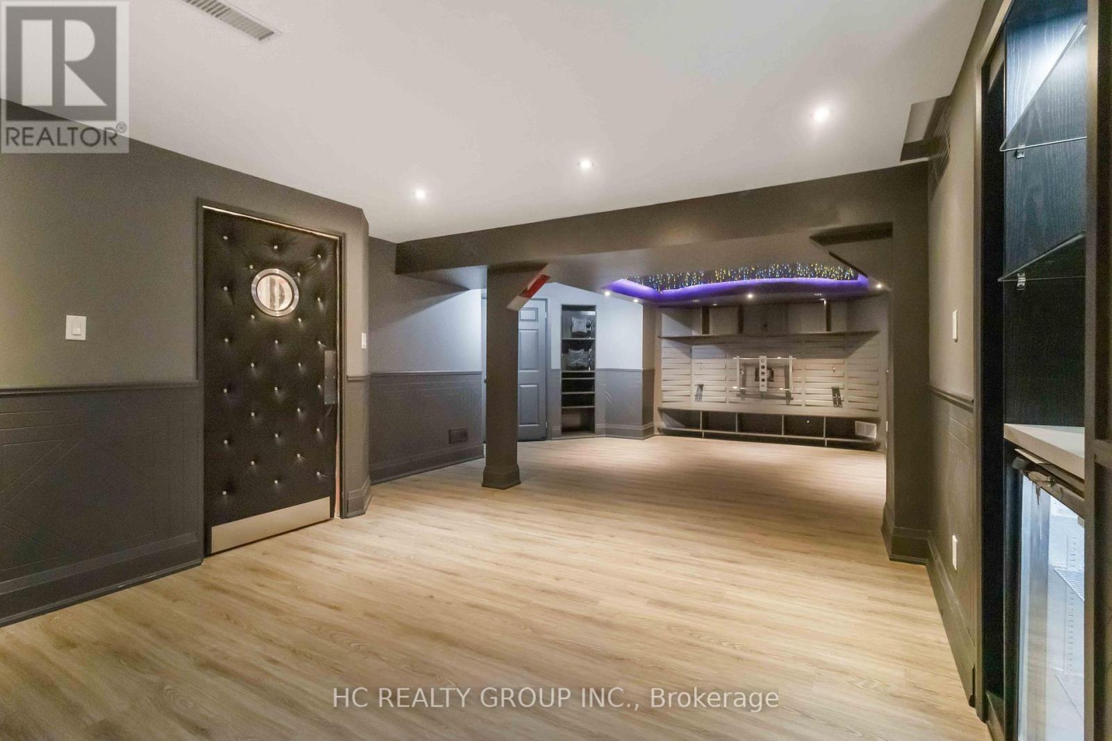 16 BEGONIA CRESCENT - 35