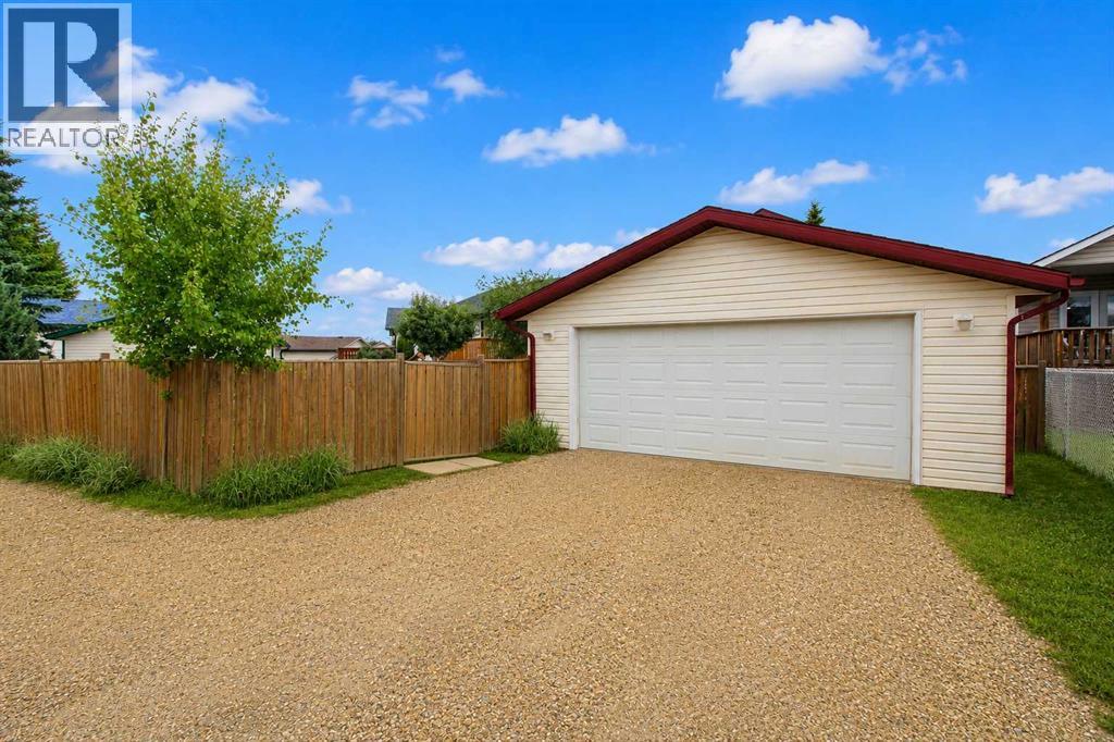 96 Duckering Close - Image 36