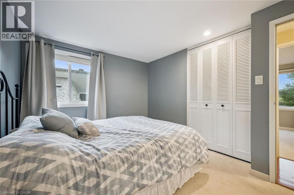 88 MANOR Drive - 24