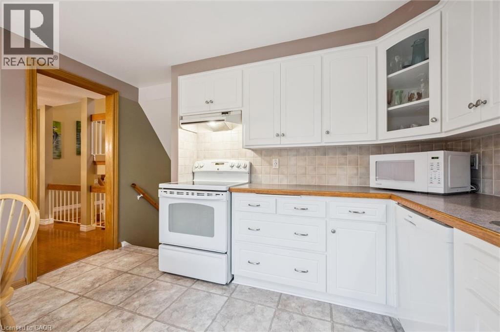 88 MANOR Drive - Image 11