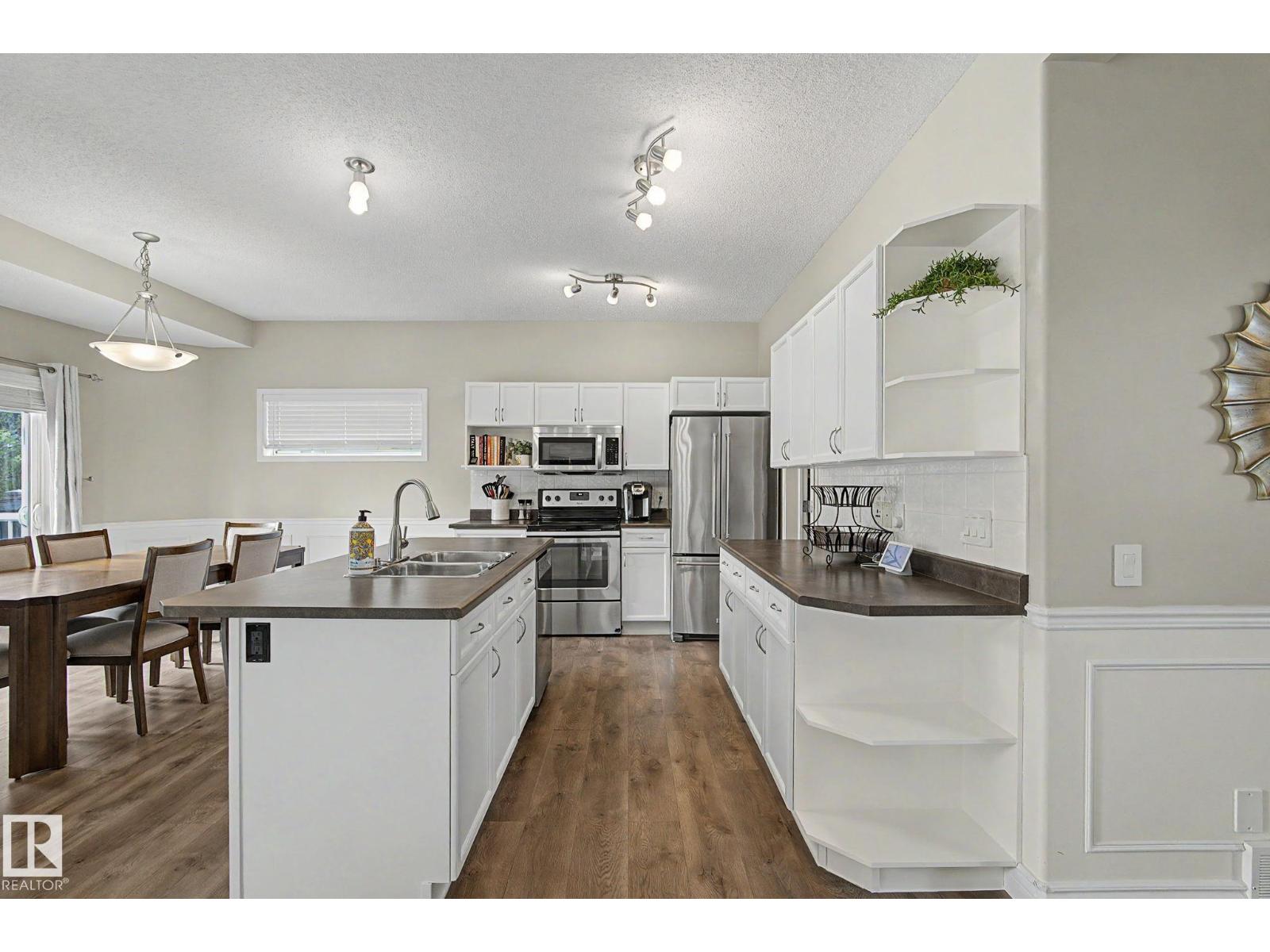 5632 201 St NW - 15