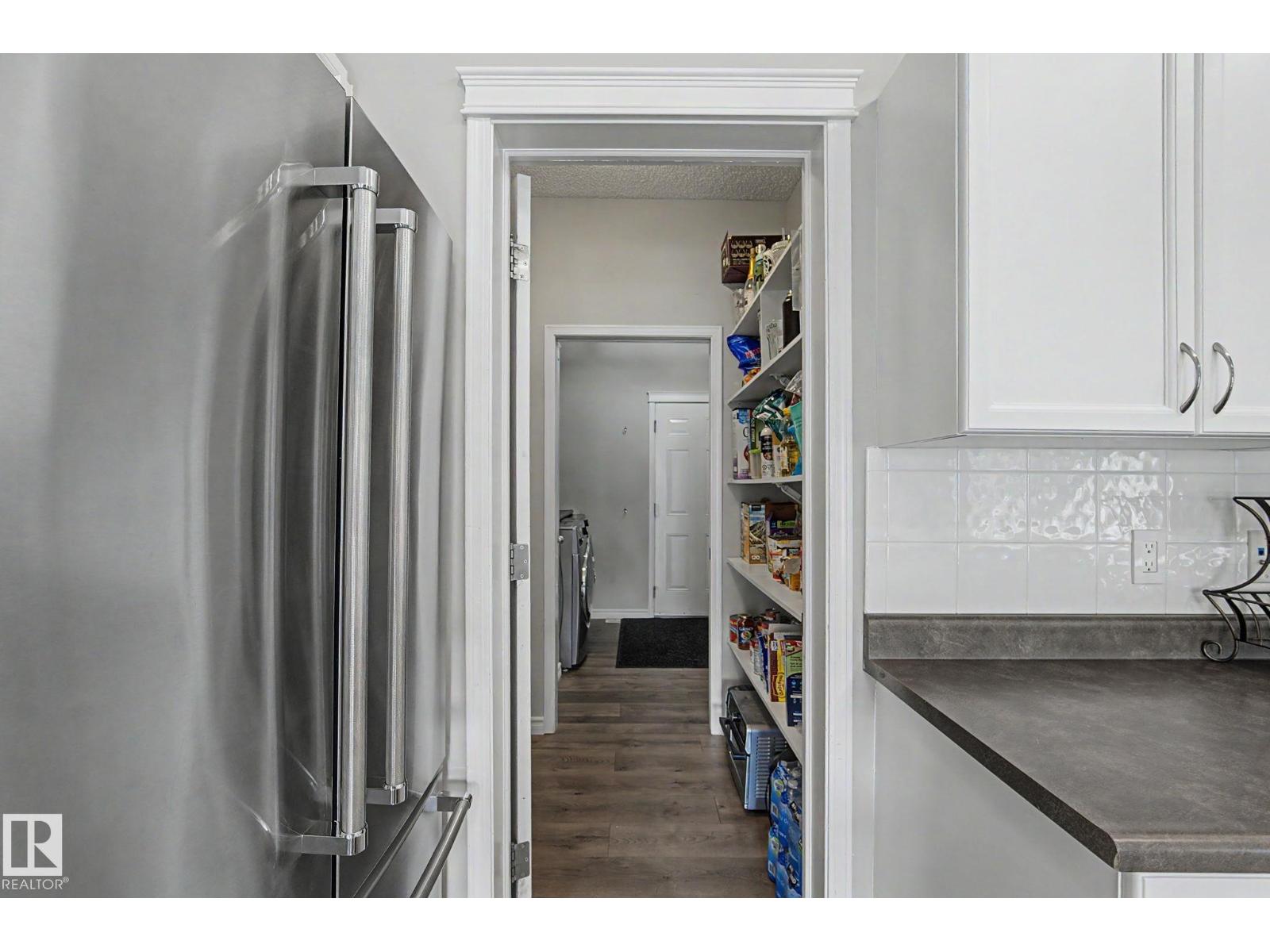5632 201 St NW - 19