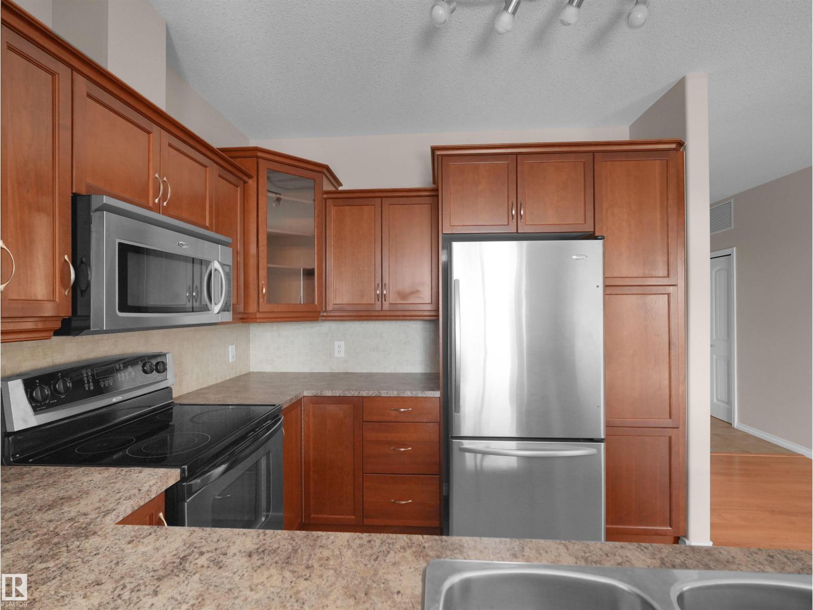 #241 2503 Hanna Cres NW - 19