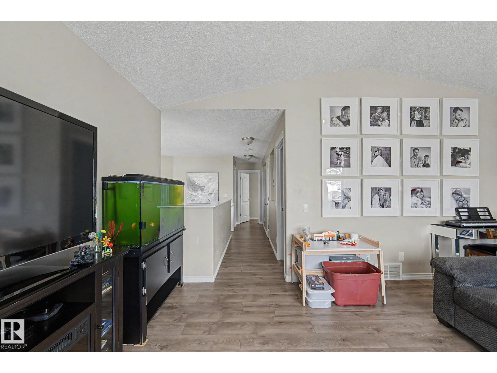 5632 201 St NW - 37