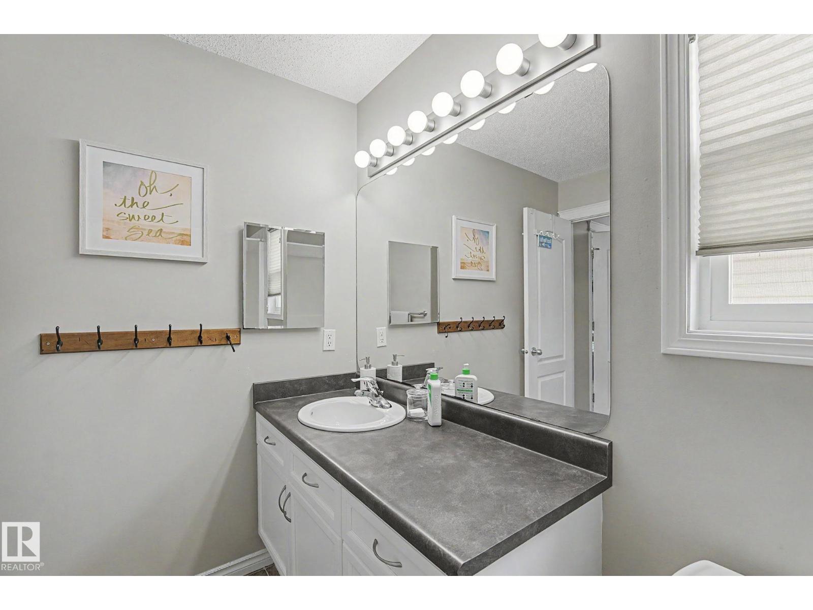 5632 201 St NW - 43