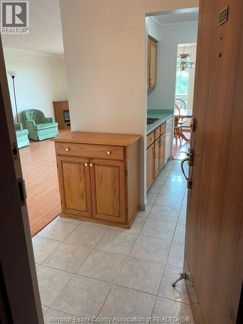 #E422 9099 RIVERSIDE DRIVE East - 9