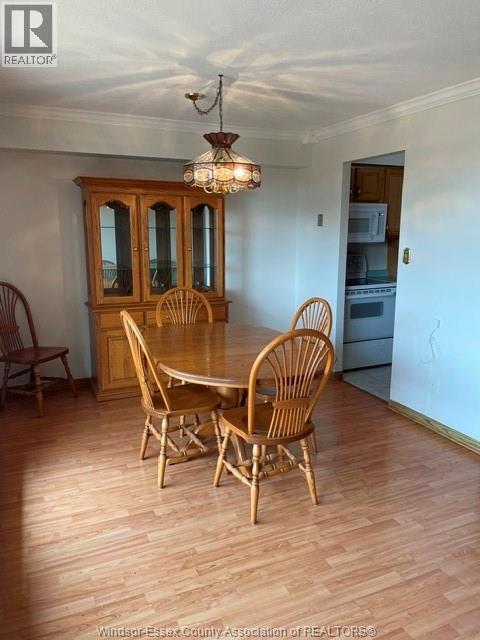 #E422 9099 RIVERSIDE DRIVE East - 16