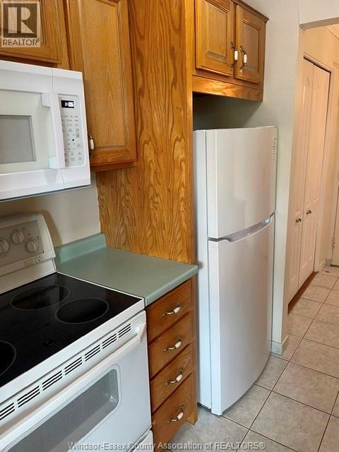 #E422 9099 RIVERSIDE DRIVE East - 13