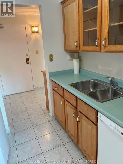 #E422 9099 RIVERSIDE DRIVE East - 14