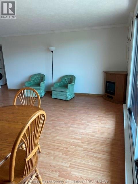 #E422 9099 RIVERSIDE DRIVE East - 17